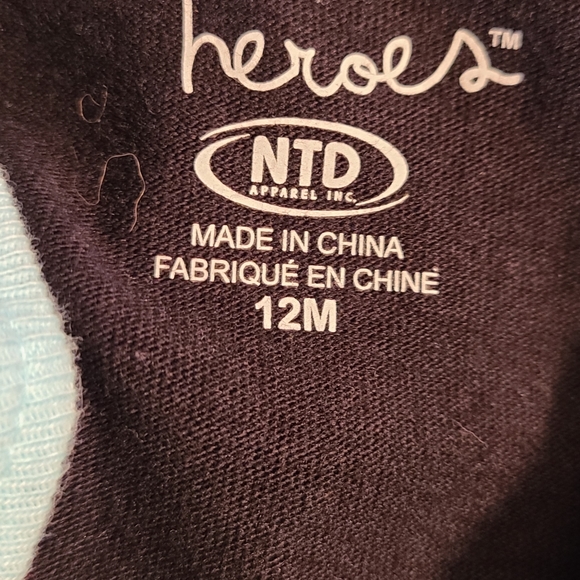 Mini Heroes "Make Some Noise" black footless romper - Picture 2 of 3